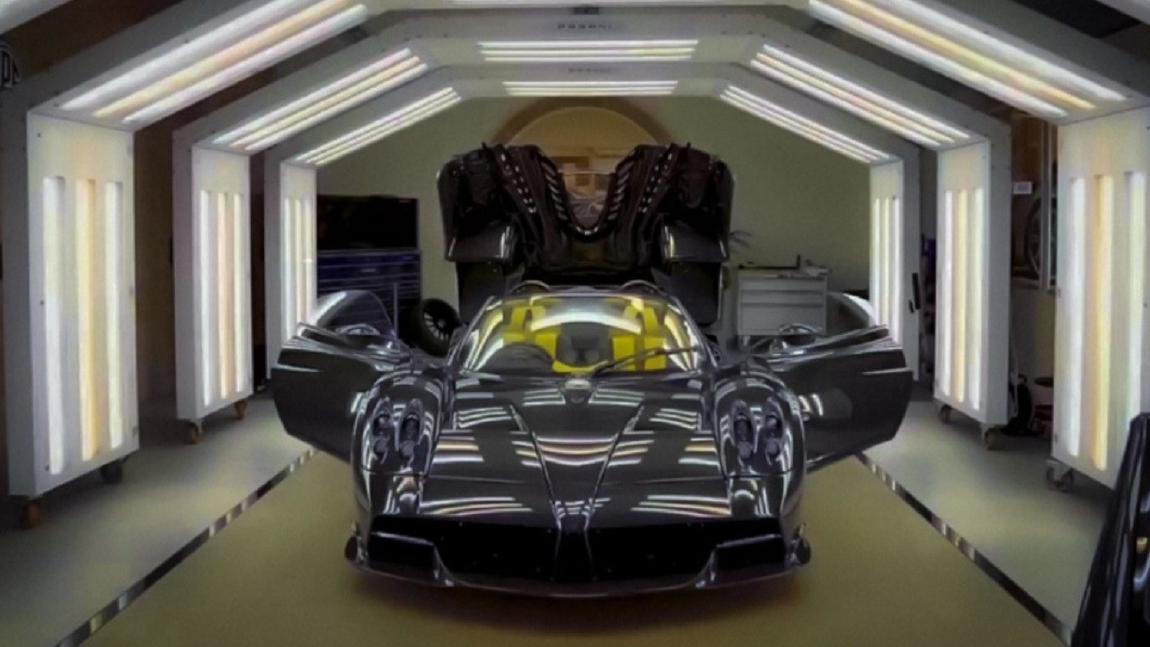 Pagani представила последний родстер Huayra