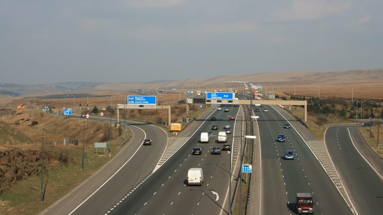 В Европе выписывают предупреждения за несоблюдение дистанции автомобилистами