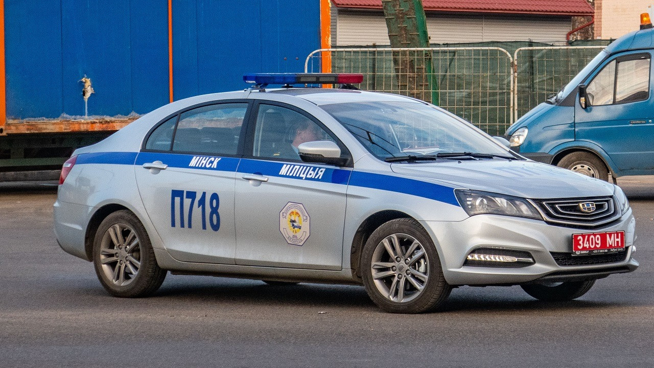 Номерные знаки нового образца появились на автомобилях в Беларуси